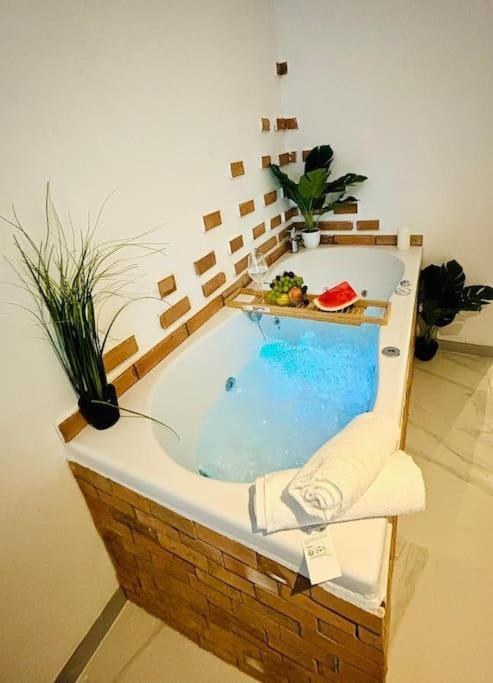 Studio Love Jacuzzi Marseilles Exterior foto