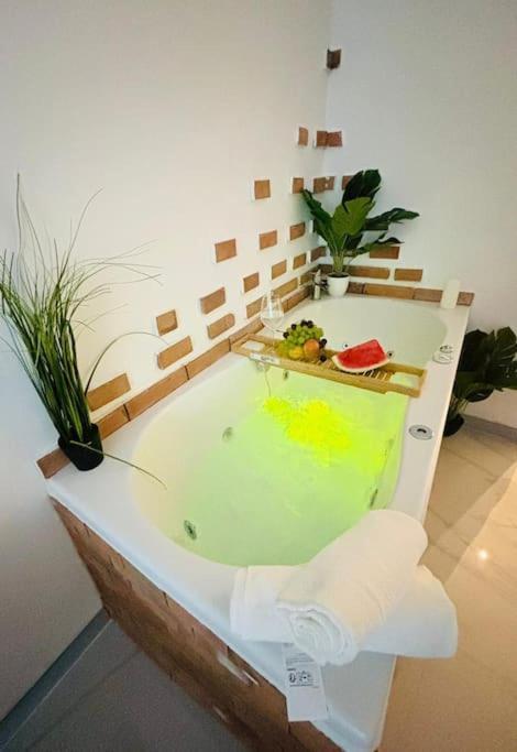 Studio Love Jacuzzi Marseilles Exterior foto